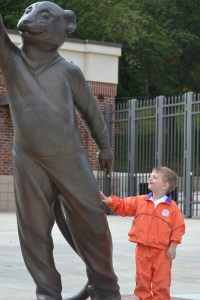 The tiger statue at Death Valley.